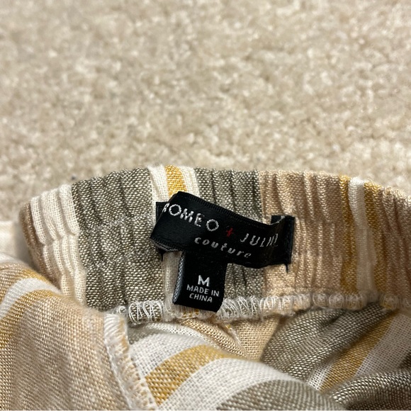 Romeo + Juliet Couture Jumpsuit Womens Medium Beige Gray Stripes Linen Blend - Picture 3 of 9